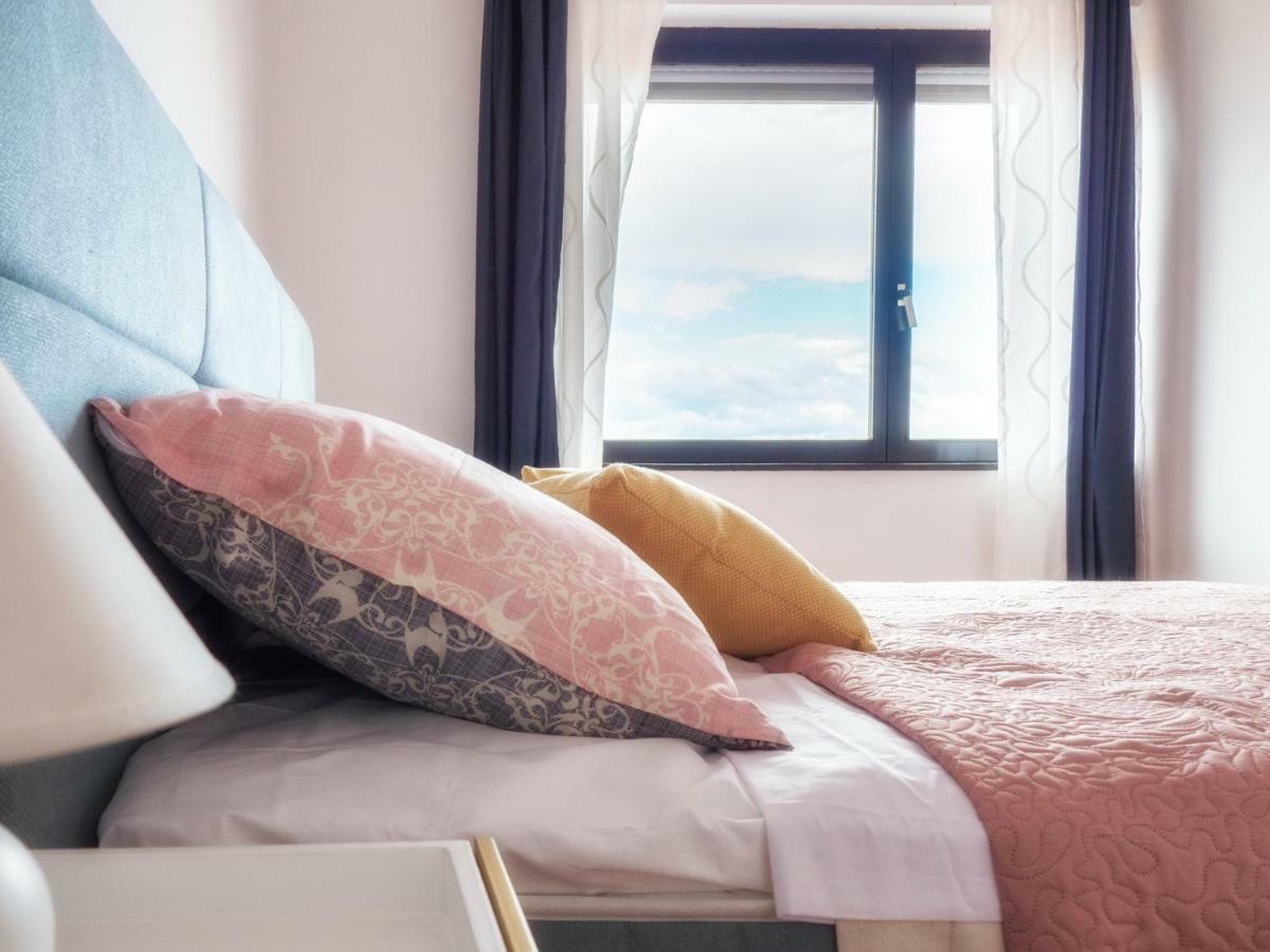 Vista Center Apartment Пула Екстериор снимка